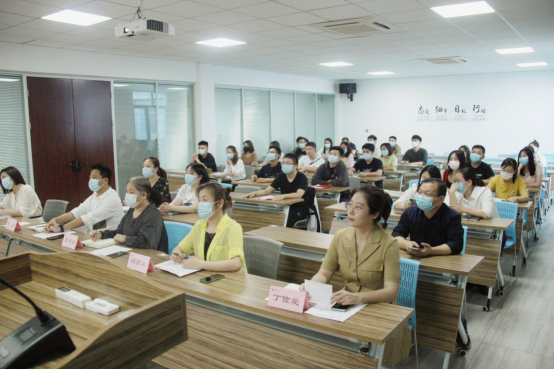 道德讲堂|“见贤思齐 吾辈自强 ”道德讲堂主题活动开讲啦！